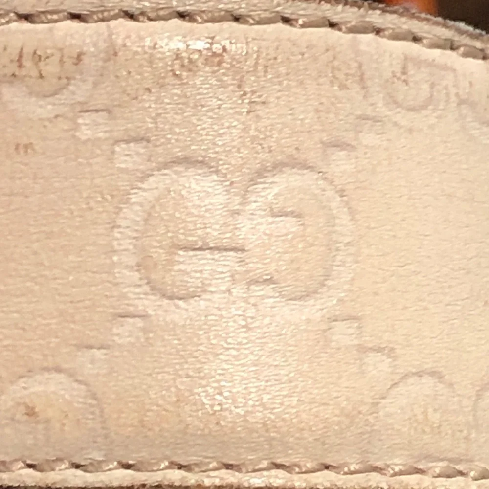 Gucci Beige Leather Belt with Gold Emblem